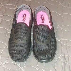 Skechers size 7